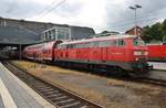 218 453-9 wartet am 25.6.2017 mit dem RE83 (RE21620) nach Kiel Hauptbahnhof im Lübecker Hauptbahnhof auf Abfahrt.