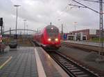 RE 21408 aus Hamburg Hbf bei der Einfahrt in Lbeck Hbf am 20.12.08.