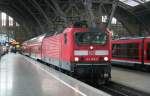 DB 143 056-0 vor S-Bahn nach Wurzen am 12.9.2008 im Leipziger Hbf.