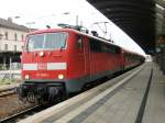 111 168-1 macht in Lichtenfels halt auf dem Weg von Nrnberg nach Kronach.