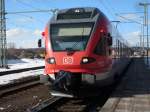 429 027 hielt als RE Lietzow-Binz am 05.Mrz 2010 am provisorischen Bahnsteig in Lietzow.