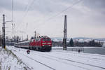 218 432-3 auf dem Bahndamm Lindau. Sie bringt den IC Wagenpark zurück nach München, der vor ca. einer Stunde als IC 119 nach Lindau gekommen ist. 14.1.19