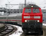 218 434 steht in Lindau Hbf bereit zur Fahrt mit IC 118 Richtung Mnster.