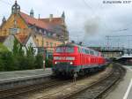 218 423 und eine Schwesterlok fuhren am 8.8.07 mit gehriger Rauchentwicklung unter der „sterreichischen“ Oberleitung in Lindau Hbf an.