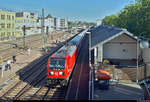 Licht und Schatten:  Smartphone-Aufnahme in Form eines Nachschusses auf 147 005-3 von DB Regio Baden-Württemberg als RB 19964 von Stuttgart Hbf nach Heilbronn Hbf, die den Bahnhof Ludwigsburg auf