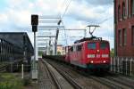 151 028-8 mit einem langen gemischten Gterzug in Richtung Norden am Nachmittag des 24.05.14 in Ludwigshafen (Rhein) Mitte.