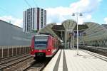 425 701-0 als S2 nach Mosbach (Baden) am Nachmittag des 24.05.14 beim Verlassen des Bahnhofs Ludwigshafen (Rhein) Mitte in Richtung Mannheim.