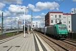 185 576-6 mit 186 909-4 und einem KLV-Zug im Schlepp am Nachmittag des 24.05.14 in Ludwigshafen (Rhein) Mitte.