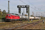 232 571-0 (132 571-1) dieselt mit Kesselwagen durch den Bahnhof Magdeburg-Neustadt Richtung Magdeburg Hbf.
Aufgenommen am Ende des Bahnsteigs 3/4.

🧰 DB Cargo
🕓 25.10.2021 | 11:54 Uhr