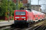 143 121 stellt am 03.08.09 in Magdeburg Hbf den RE nach Lutherstadt Wittenberg bereit.