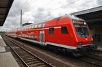 RE13 (RE17689) mit 112 138 von Magdeburg Hauptbahnhof nach Leipzig Hauptbahnhof steht am 1.8.2016 im Startbahnhof.