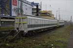 Die auf der Innotrans 2012 prsentierten bergangswagen mit Scharfenberg-Kupplungen fr den sicheren Transport von Triebwagen gehren Railadventure und waren vor kurzem mit einer Vectron im Testeinsatz im Eurotunnel zwischen Deutschland und Grobritannien. Am 01.02.2013 waren sie im Mannheimer Hbf abgestellt.

http://www.drehscheibe-foren.de/foren/read.php?31,6263274  -> kompletten Link manuell kopieren