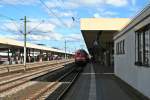 111 104 mit einem RE nach Frankfurt (Main) Hbf am Abend des 24.05.14 abfahrbereit im Abgangsbahnhof Mannheim.