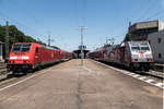 146 212 -6 mit der RB nach Neuenburg ( Baden ) und 146 227 - 4 mit dem RB nach Basel Bad. Bahnhof abfahrtbereit Bahnhof Müllheim ( Baden ) 24.06.2020