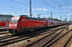 101 117-0 fährt am 14.8.2017 mit dem RE4013  München-Nürnberg-Express  von Nürnberg Hauptbahnhof in den Münchener Hauptbahnhof ein.