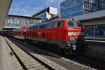 218 463-8 steht am 14.8.2017 mit der RB27051 nach Mühldorf(Oberbay) im Münchener Hauptbahnhof bereit.