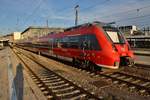 2442 216-4 wartet am 14.8.2017 als RB59467 von München Hauptbahnhof nach Mittenwald im Münchener Hauptbahnhof auf Abfahrt.