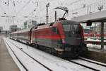 1116 229-6 schiebt am 7.1.2019 den RJX65 nach Budapest-Keleti aus dem Münchener Hauptbahnhof.