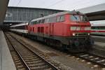 218 465-3 steht am 14.11.2018 mit dem EC194 von München Hauptbahnhof nach Zürich HB im Startbahnhof bereit.