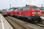 218 420-8 fährt am 14.11.2018 mit dem RE57410 nach Memmingen aus dem Münchener Hauptbahnhof aus.