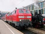 218 401 wartete am 12.10.2013 mit einer Regionalbahn nach Mühldorf auf die Abfahrt in München Hbf.