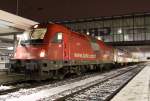 Die BB E190 011 / 1216 011 bespannt die CNL nach Rom in Mnchen HBF am 07.12.2012