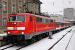 111 227-5 (letzte gebaute 111) steht mit einer RB nach Plattling in Mnchen HBF am 15.02.2013