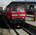 218 488-5 steht mit RB in Mnchen Hbf am 11.08.11 aus dem ALEX raus geknipst