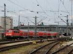 111 200-2 verlsst mit RE57034 den Hauptbahnhof Mnchen; 130607