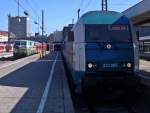 Ebenfalls im Sommer 2010, die ALEX 223 065 mit einem ALX nach Lindau in München Hbf. Im Hintergrund steht die Münchner 111 039-4  DAV  mit einer RB nach Mittenwald. 