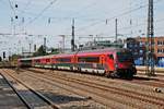 Durchfahrt am 25.08.2015 von Railjet-Steuerwagen 80-90.711 mit der 1116 211 als Schublok in München Heimeranplatz in Richtung Ostbahnhof.