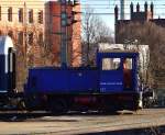 Am Sonntagnachmittag rangiert diese kleine Diesellok mit der Nummer 98 80 3425 007-2 D-CBB durch den Mnchengladbacher Hbf.13.1.2013