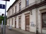 Neustadt/Dosse, Bahnhof an der Strecke Berlin-Hamburg, klassizistisches Bahnhofsgebude von 1844/46, leer stehend und verwahrlost(05.05.2009)