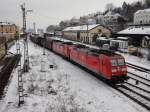 Am 13.01.2009 durchfhrt ein Dg Mannheim-Saarbrcken den Neustadter Hauptbahnhof. Im Hintergrund das Eisenbahnmuseum Neustadt.