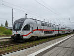 Der IC-Triebzug 4110 614 Mitte Mai 2021 bei der Abfahrt vom Hauptbahnhof in Neustrelitz.