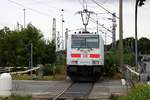 Nachschuss auf DBpbzfa mit Schublok 146 572-3 DB als IC 2435  Ostfriesland  (Linie 56) nach Leipzig Hbf bzw.