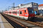 S2 von Roth nach Altdorf(b Nürnberg) erreicht am 15.11.2018 den Nürnberger Hauptbahnhof. Schublok war 143 247-5.