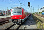 Bxf 796 mit Schublok 143 970-2 der S-Bahn Nürnberg (DB Regio Bayern) als S2 von Schwabach nach Feucht erreicht Nürnberg Hbf auf Gleis 3.