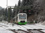 Zwei Regio Shuttle der Erfurter Bahn erreichen als STB 44 (Meiningen - Erfurt Hbf) den Bahnhof Oberhof.