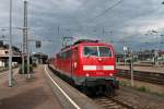 Am Mittag des 13.09.2013 fuhr die Freiburger 111 054 zusammen mit der RB 26575 (Offenburg - Basel Bad Bf) aus dem Bahnhof von Offenburg und beginnt ihrer Fahrt an die Schweizer Grenze.