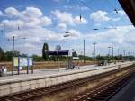 Oranienburg, Regional- und S-Bahnhof an der Berliner Nordbahn, Blick vom Regionalbahnsteig B auf Regionalbahnsteig C (19.07.2010)