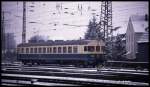 Motorwagen 634508 rangiert solo am 13.2.1991 um 10.00 Uhr im Hauptbahnhof Osnabrück.