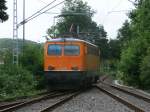 Fr die Rckfahrt mit dem TEE Rheingold nach Koblenz mute die 1142 635,am 30.Juni 2013,umsetzen.Hier ist die Lok wenige Meter vor dem Streckenende in Binz.