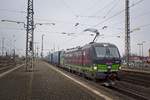 193 277 der TX Logistik durchquert mit einem Taschenwagenzug Paderborn (17.01.2021) 