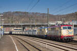 111 026+057 mit GATX-Schüttgutwagen am 11.03.2022 in Plochingen. 