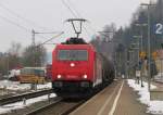 185 582-4 von RheinCargo zieht am 15.Februar 2015 einen Kesselzug durch Pressig-Rothenkirchen in Richtung Saalfeld.