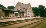 Heute fahren von Feldberg(Meckl)keine Zge mehr.Als ich Juni 1998 den Bahnhof fotografierte war Dieser einer der Ersten Bahnhfe die von der OME spter OLA angefahren wurde.