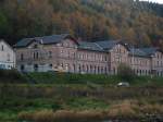 Der Bahnhof Bad Schandau von einem Schiff aus fotografiert.