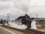 Der 99 1761-8 bei Ausfahrt aus den Bahnhof Radebeul Ost am 6.