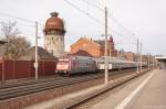 101 110-5  Eintracht Frankfurt  mit dem IC 1925 von Berlin Südkreuz nach Köln Hbf in Rathenow.